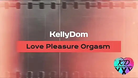 Üvey anne Kelly evde üvey erkek kardeşi dominik ile birlikte. Kadın seks oyuncağıyla mastürbasyon yaparken ayak üstüne boşalıyor