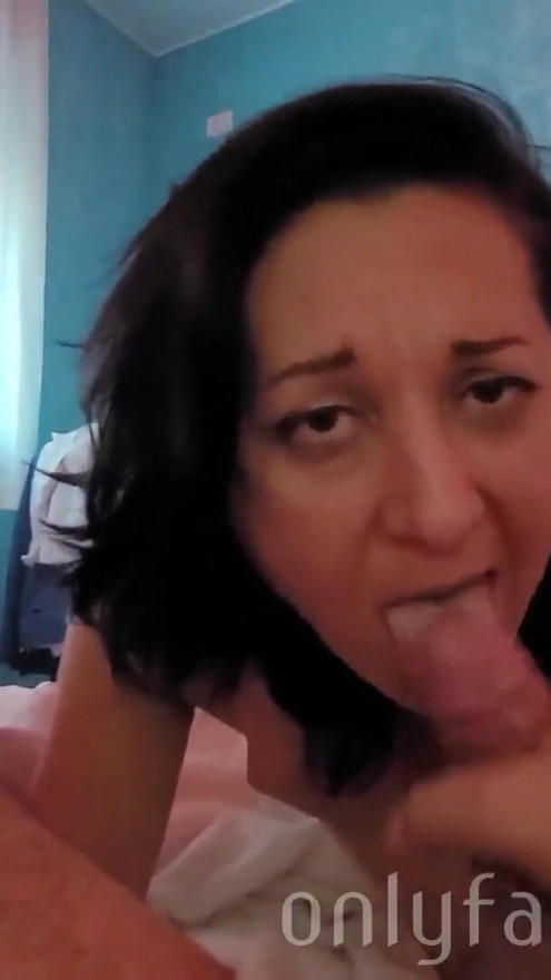 I walked into an armchair shop and got fucked in the mouth by a nice gnarled cock | Clip 3
