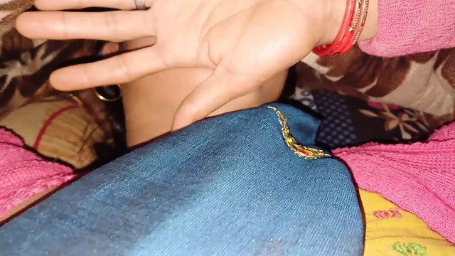 Indian Village Bhabhi Ki Sexy Chudai And Creampie Hindi Audio