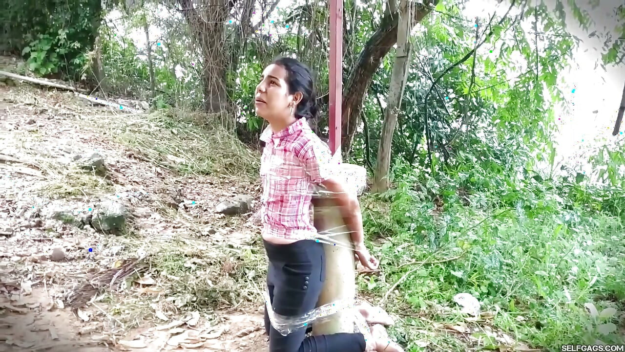 Petualangan seks bondage nancy drew di luar ruangan