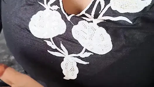 Pati ne apne patni ko romantic mood se chut ki chudai kiya aur chut ka maza liya . Indian desi village hindi viral sex videos