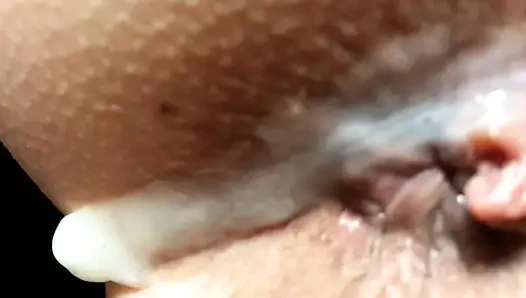 Entot aku dan crot di dalam memekku sebelum tidur! Cewek sange ini dientot habis-habisan sampai dicrot di dalam - close up