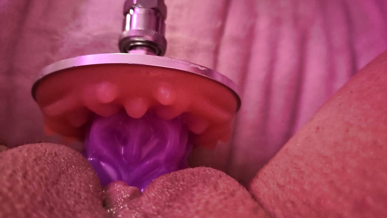 Pregnant whore machine fucked