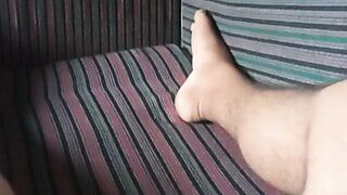 Madrasta pega tremendo pau de calcinha no banheiro e depois tem buceta lambida - pornô em clara voz hindi
