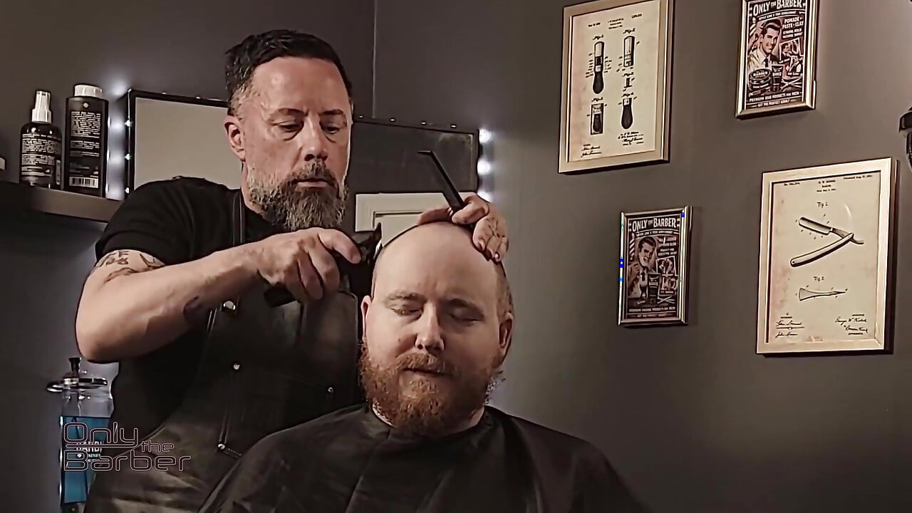 ¡Barber sucia le da al oso más que un simple corte de pelo!