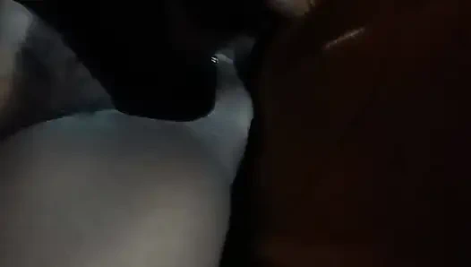 Gadis india lagi asik muasin memeknya pakai dildo