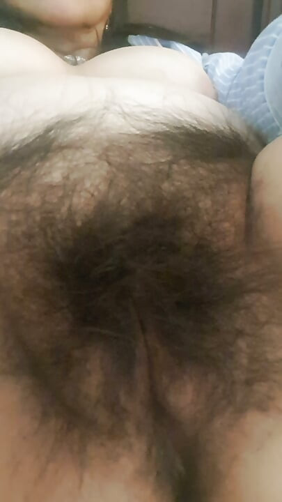 El culo de una milf madura a la vista.