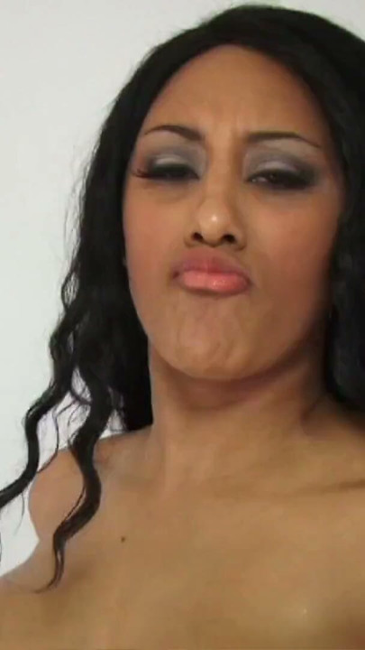 Ebony Big Tits Babe London Reigns Fill Her Pussy With a Huge BBC | Клип 3