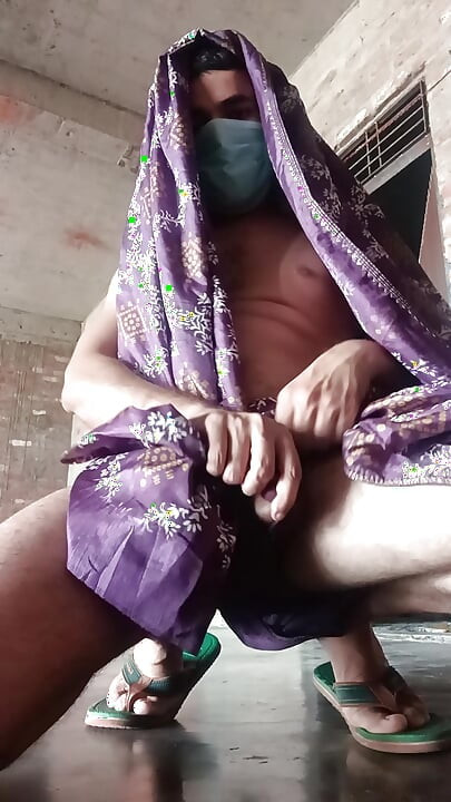 India se viste, lady boy masturbando enorme polla