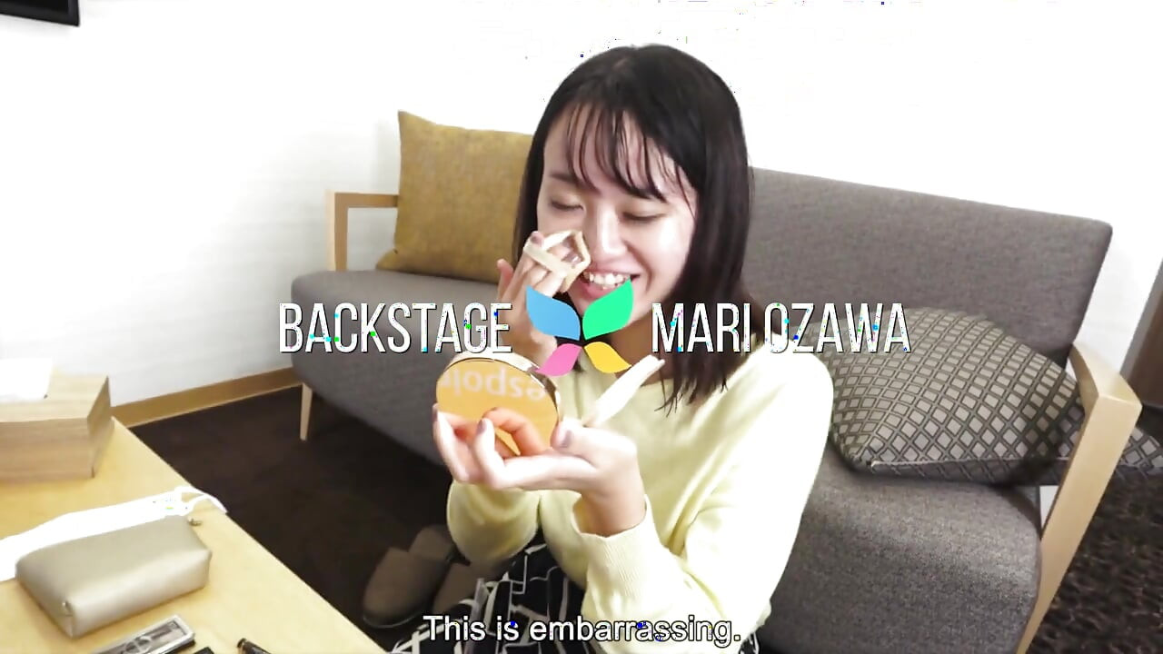 小沢麻里 バックステージ