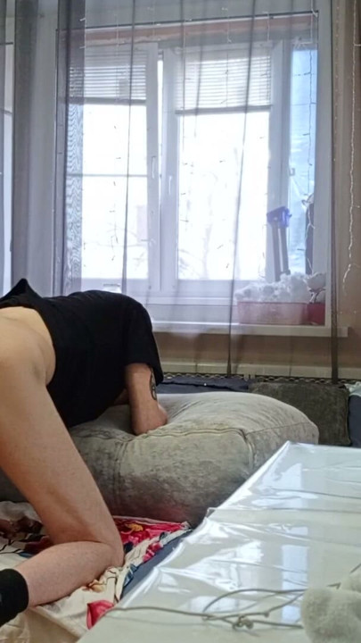 komşu siki sağdıktan sonra döl gelmeden önce derin oral yapıyor | Klip 2