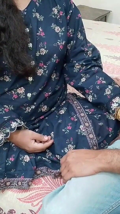 Της είπε για τη σεξουαλική δύναμη του συζύγου της επειδή αναστάτωσε πολύ και έλυσε το πρόβλημα | Κλιπ 1