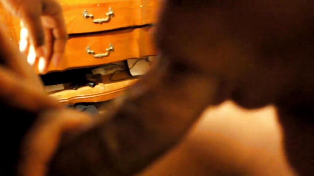 Fancy Dirty diana सूरज की टोपी के साथ सभी गोरे रंग में असली रसीली दिख रही है