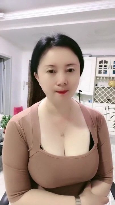 Big Tit Asian MILF Masturbating