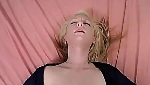 Париж обожает трахаться!