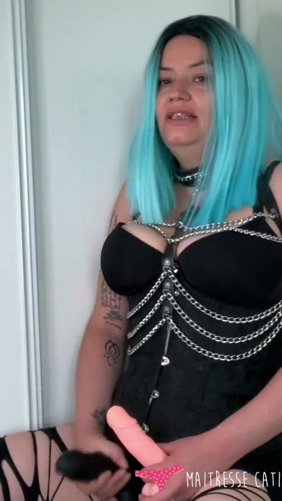 Vends-ta-culotte - French femdom wants to fuck your ass hard with her big strap-on | Clip 1