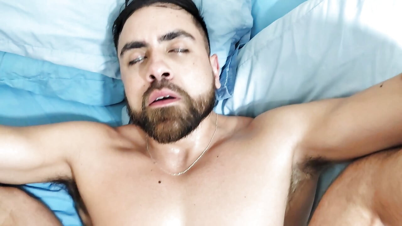 我们和我的朋友从球场回家, 他很热地看到球员, 事情失控了 第 2 部分