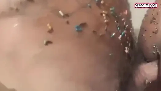 Tatlılarla dolu sıska kızı siktim