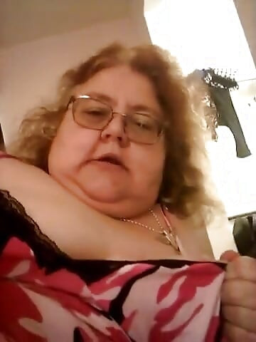 Hemşire Vicki çoraplı hayranlarını azdırıyor