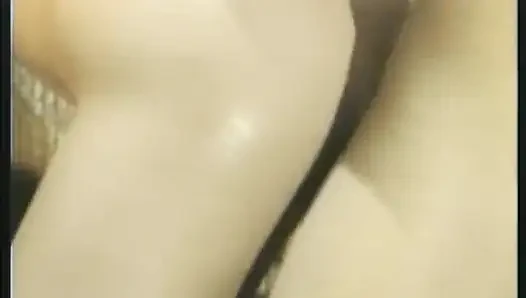 Üvey kız üvey babasının amının içinde sikini istiyor