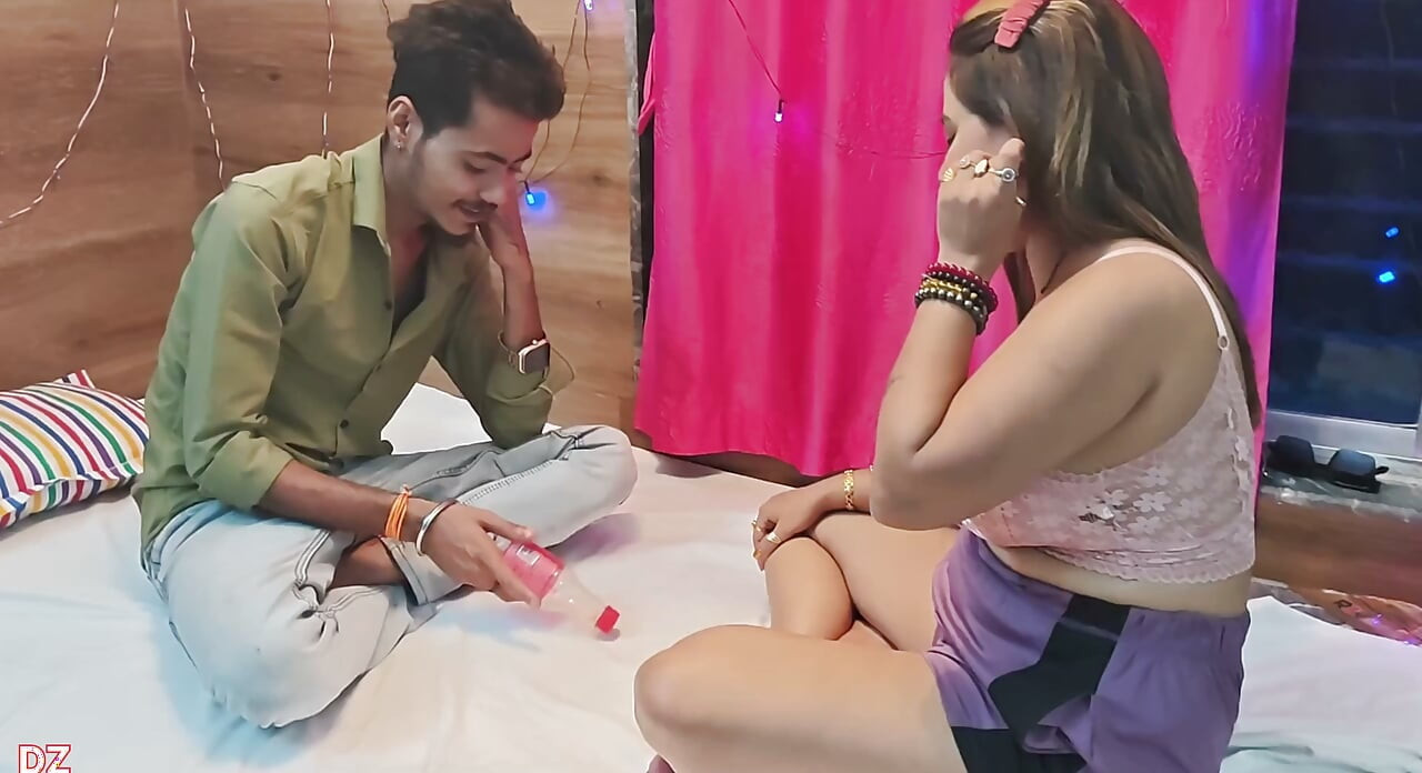 MILF Desi Bhabhiji quiere comerse los plátanos de la polla grande de su cuñado