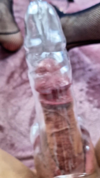 可爱的小阴蒂娘娘腔荡妇 | 短片 2