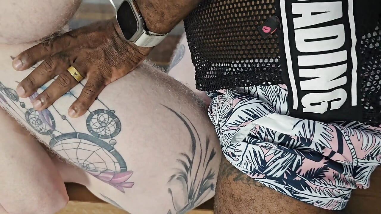 CUMPLÍ EL SUEÑO DE MI VECINO, TUVIMOS SEXO ALLÍ MISMO EN LA COCINA ME GUSTÓ LA POLLA QUE PEDÍ EN EL CULO