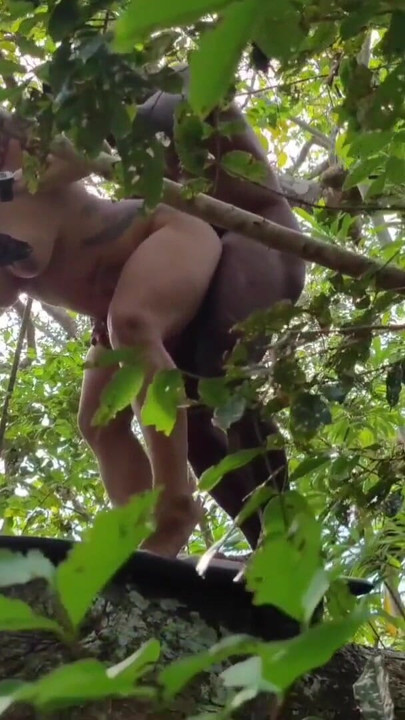 FRIEND I CAUGHT IT IN THE FOREST AND I PUT MY COCK VERY HARD GIVING A SIP INSIDE MY ASS | Clip 1