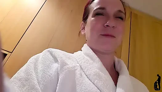 Heiße Blicke in Der Sauna - Und Dann Seine Zimmerkarte