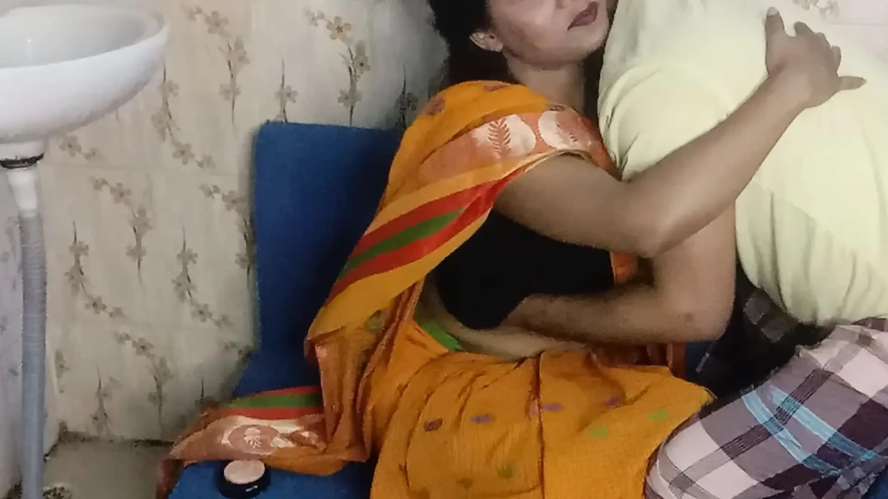 Chị kế Ấn Độ đút sâu vào cổ họng bà chủ với người hầu của cô ấy mạnh bạo doggystyle bangladesh bộ sưu tập hay nhất âm thanh rõ ràng