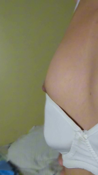 Spectacular moment from "My roommate gets me sending a video to my best friend"