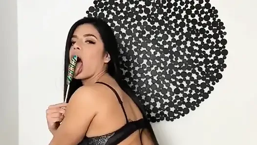 Aku suka bereksperimen dengan seks