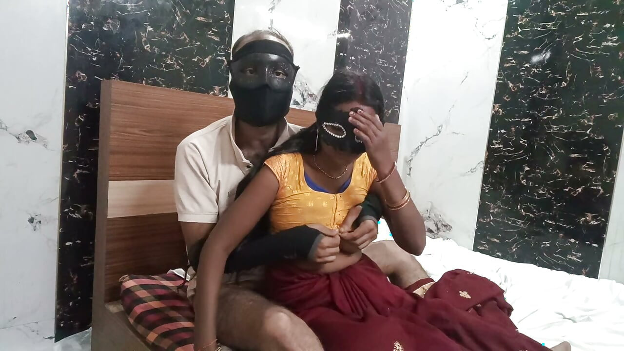 Kamwali bai ko Malik ne chod Dala aur spram gira Diya