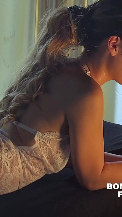 BTSボニー・バンが胸を揉んでセックス