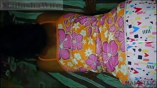 마두샤위페 라이드 남편 대물과 남편이 침대에서 마누라에게 아름다운 몸을 노출