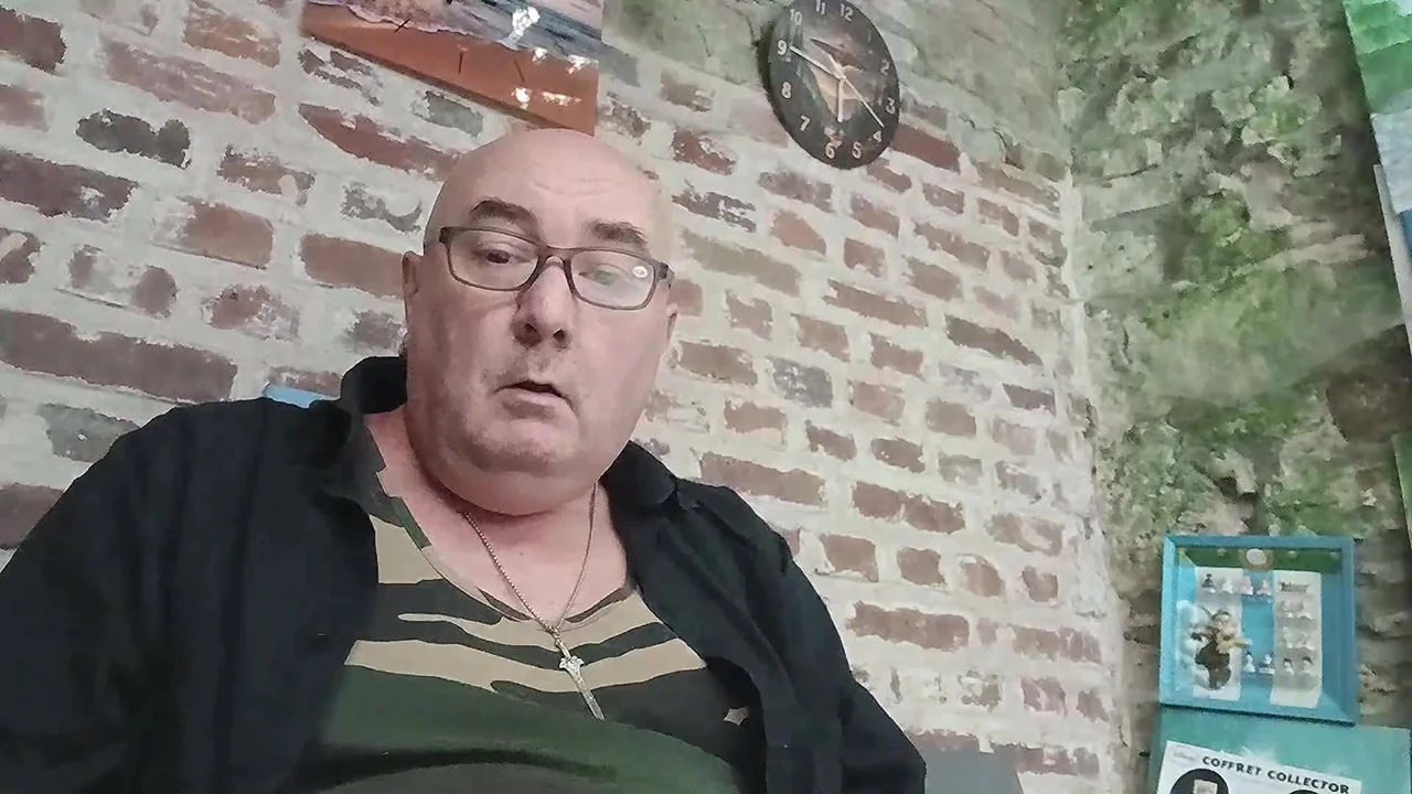 The fetishistic techno-wank of the good fat chubby daddy nice with his glasses and his big dick!