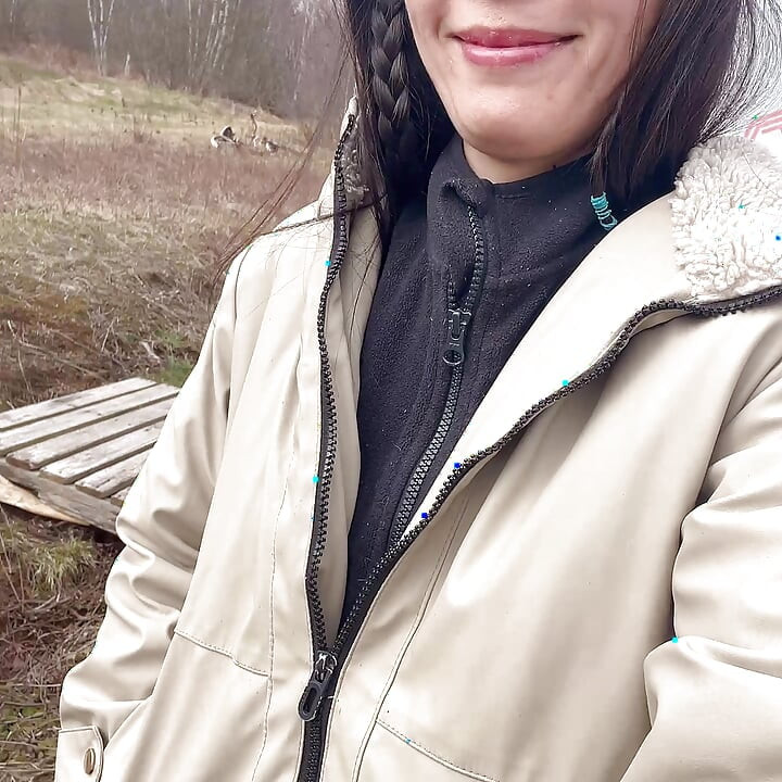 Ieși Afară Apoi Se Expune Pizda Pișată