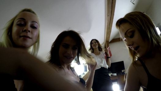 Gopro на мою голову, раздевание одетых женщин в видео от первого лица, с 4 горячими девушками