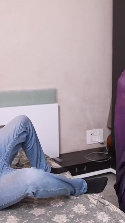 Zapanjujući trenutak iz "VLASNICA KUĆE JEBALA SVOG CIMERA, PRAVI ANALNI SEKS, DESI HARDCORE SEKS, CIJELI FILM indijski seks show"