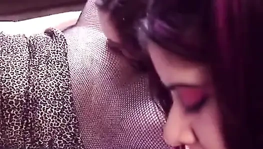 Wanita yang lebih tua masih punya semangat untuk ngentot