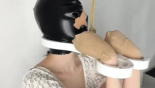 Daging yang dihancurkan dalam ruangan memperkuat kontrol nafas + fanning wajah (bagian 2)