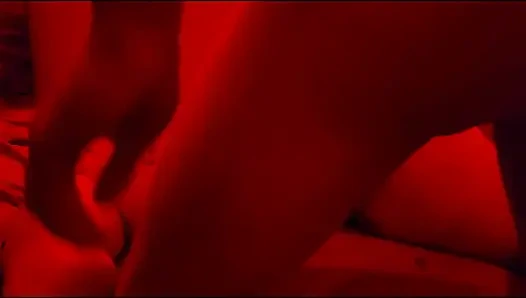 Geölt und gefickt wie eine kleine schlampe