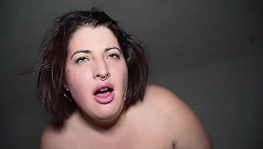 Tombul Bir İspanyol Kız Sert Anal Seks Yapıyor Ve Kocaman Penisimde Boğuluyor - Iria Ruiz