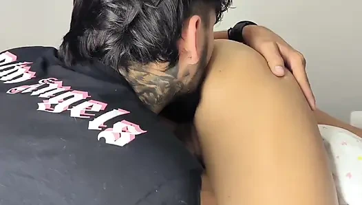 Kız arkadaşıma oral seks yapıyorum