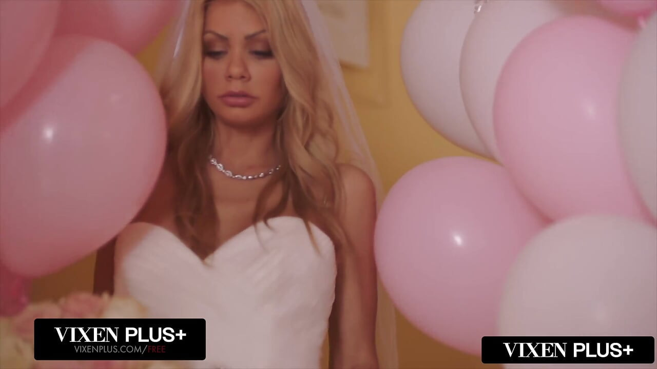 금발의 Riley Steele를 위한 VIXENPLUS 첫 흑인 대물 자지
