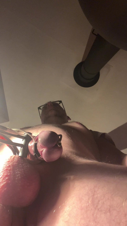 The cum runs out of my cock in a relaxed manner. Perfect height to fill your mouth. Who wants something delicious???