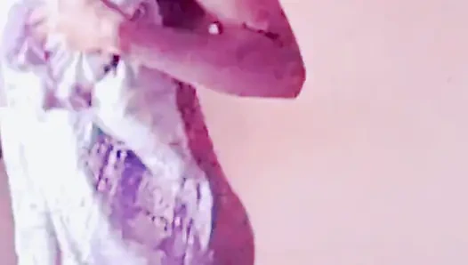 Büyük memeli evli eski kız arkadaşım elbisesini değiştiriyor videosunu gönderdi