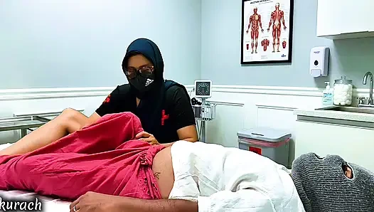 Горячая медсестра пришла к пациенту и трахнула его