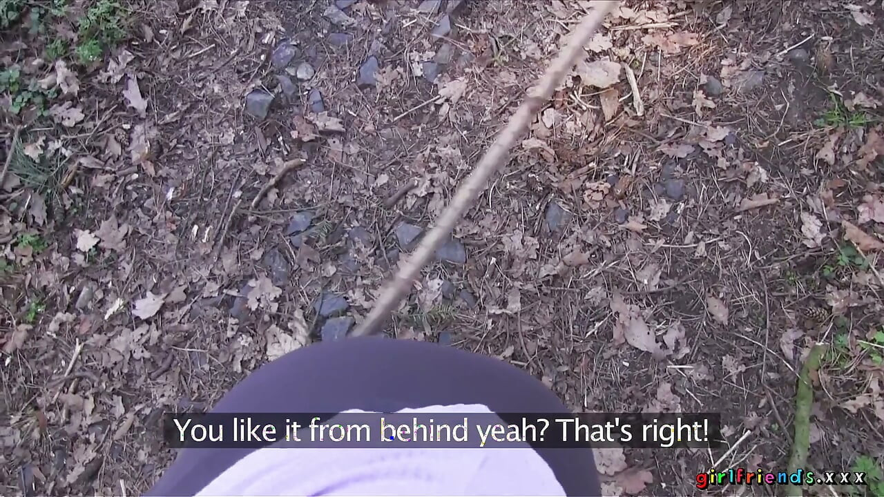 Girlfriends XXX - eine Wanderung führt zum lesbischen sex muschi fingern und muschi lecken im park