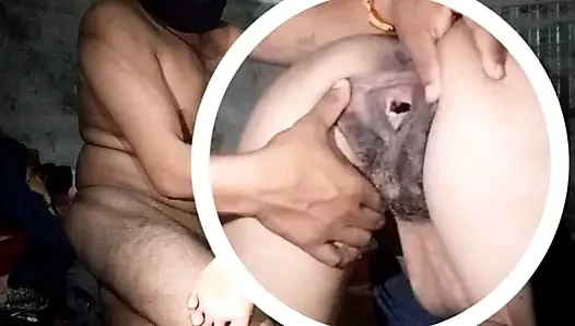 Ha una vecchia ragazza, il suo duro di notte